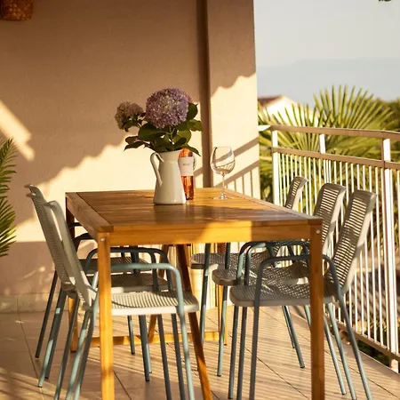 Mediteranska Oaza شقة