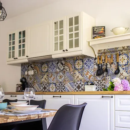 Mediteranska Oaza * Цриквеница